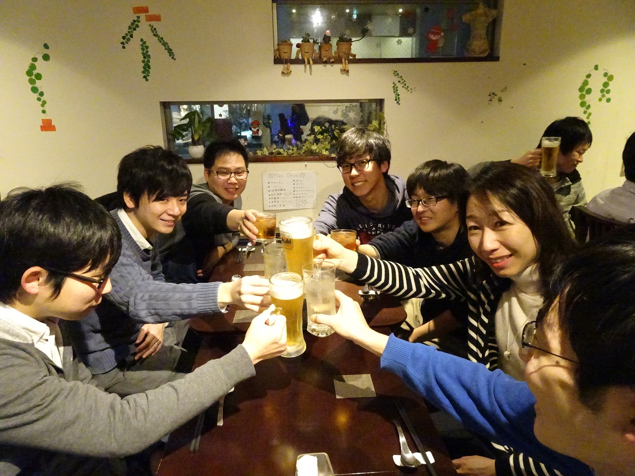 忘年会を開催しました。