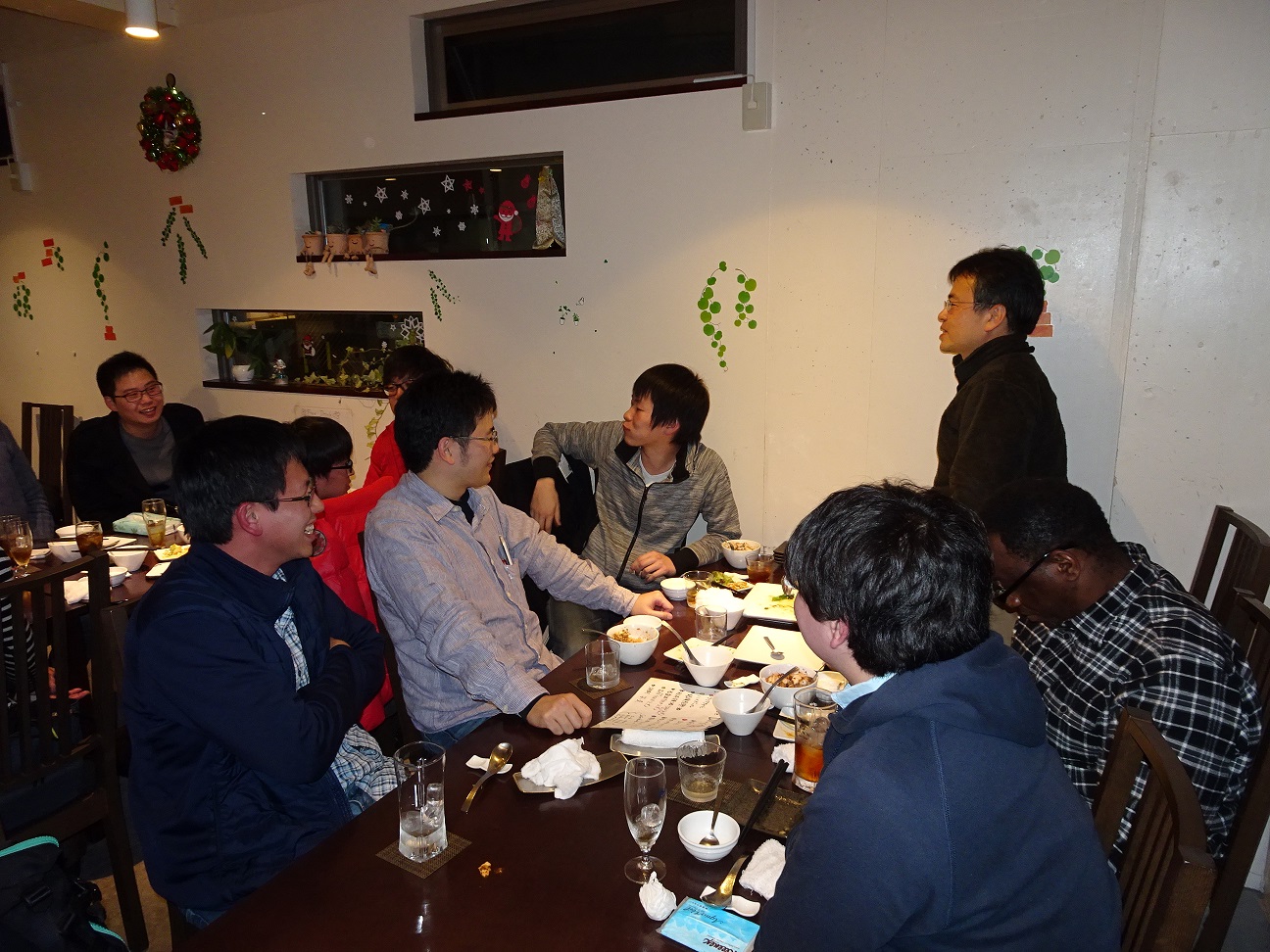 忘年会を開催しました。