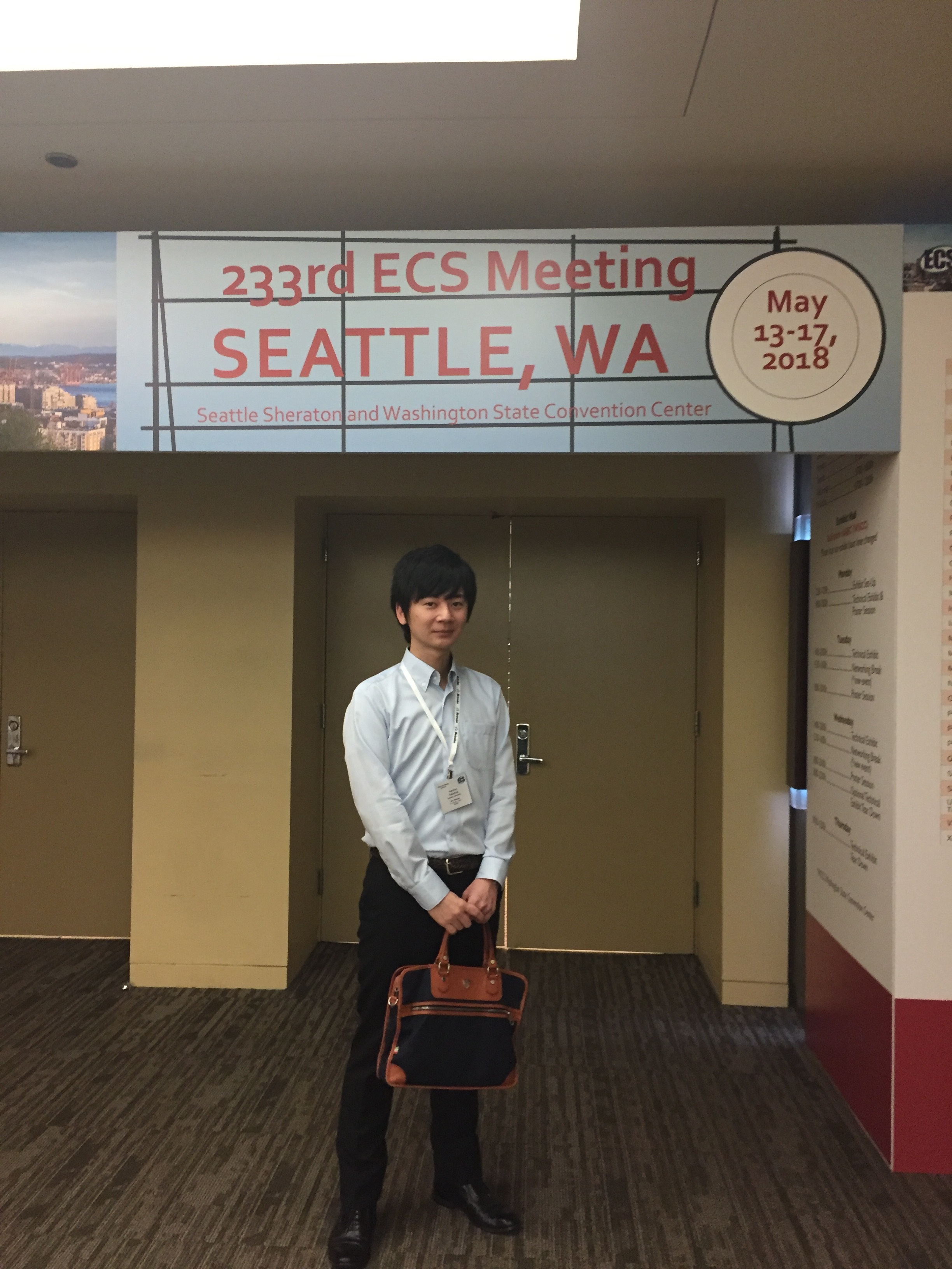 博士課程３年の高村くんが、233rd ECS MEETINGで論文発表を行いました。